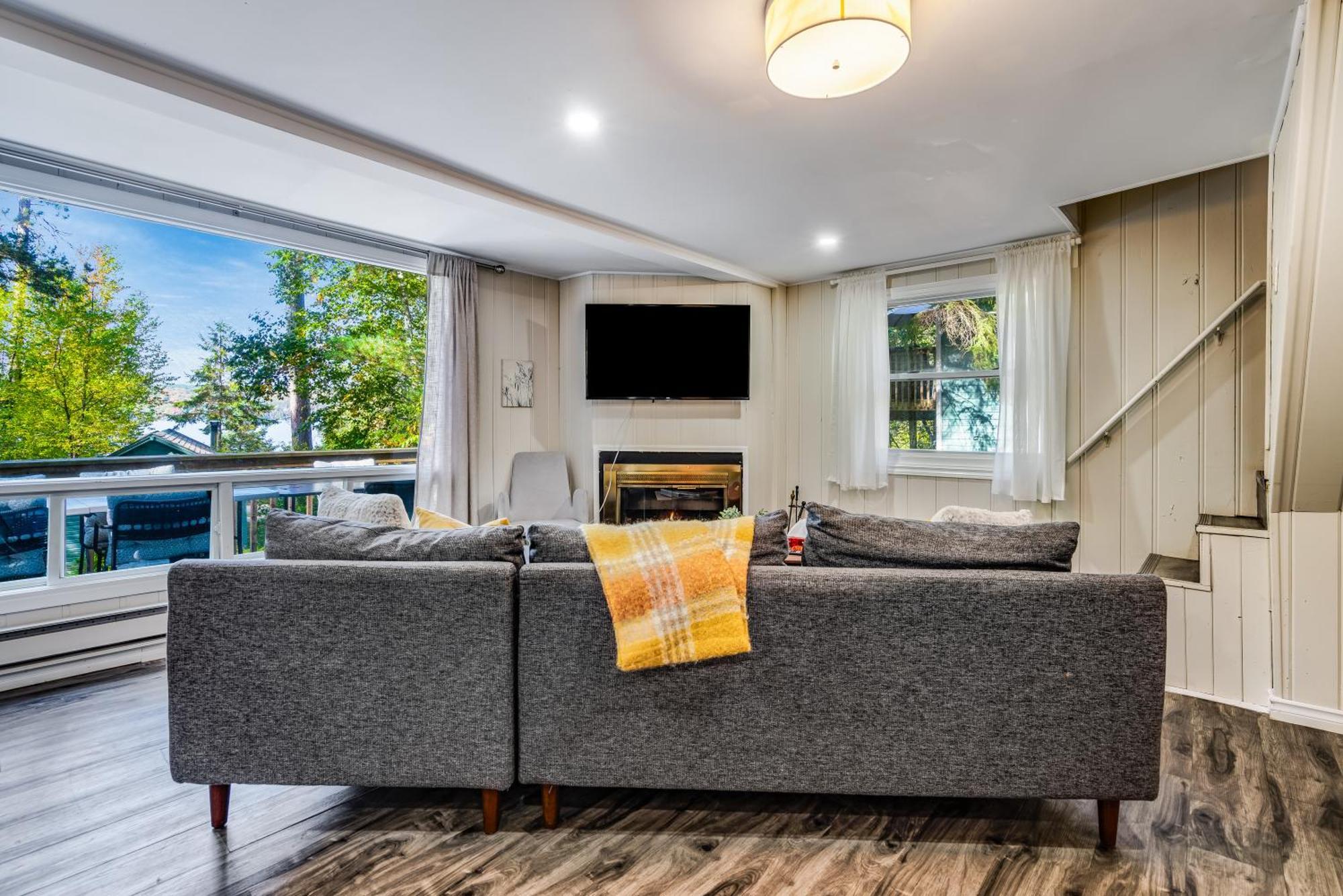 Вілла Muskoka Waterfront Retreat Dwight Екстер'єр фото
