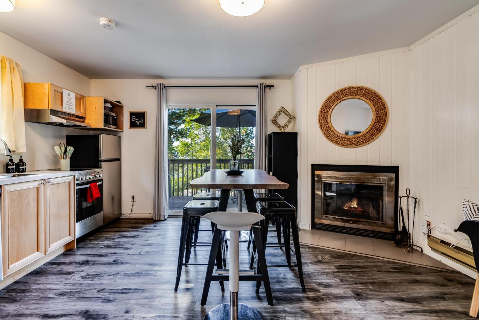 Вілла Muskoka Waterfront Retreat Dwight Екстер'єр фото