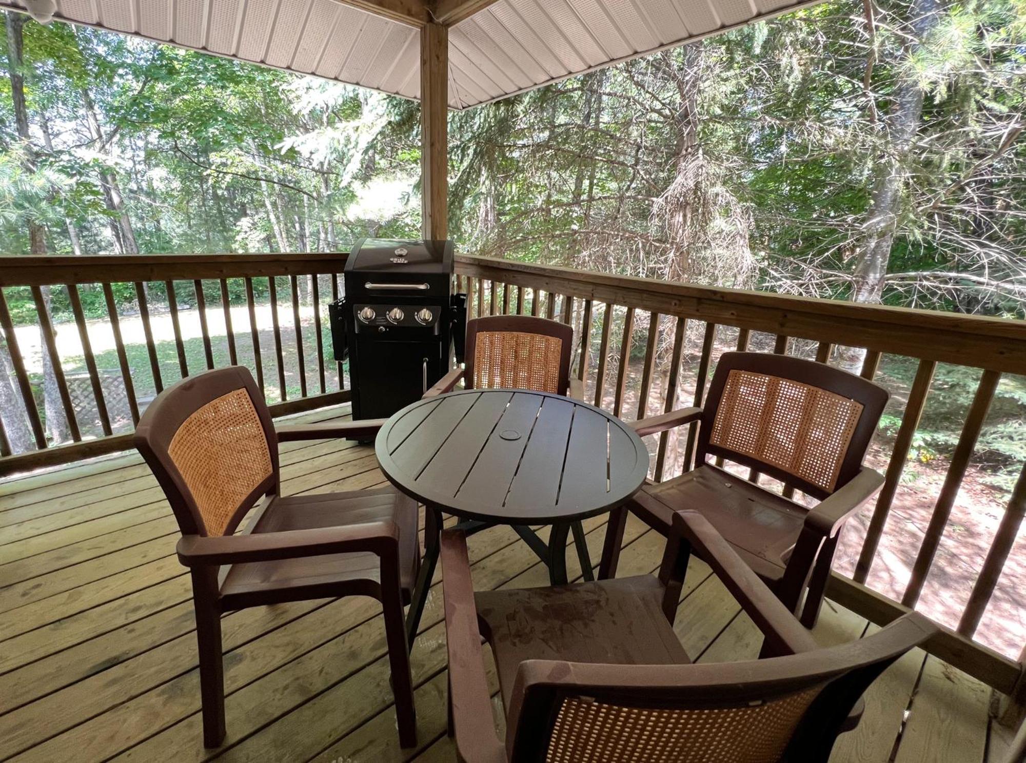 Вілла Muskoka Waterfront Retreat Dwight Екстер'єр фото